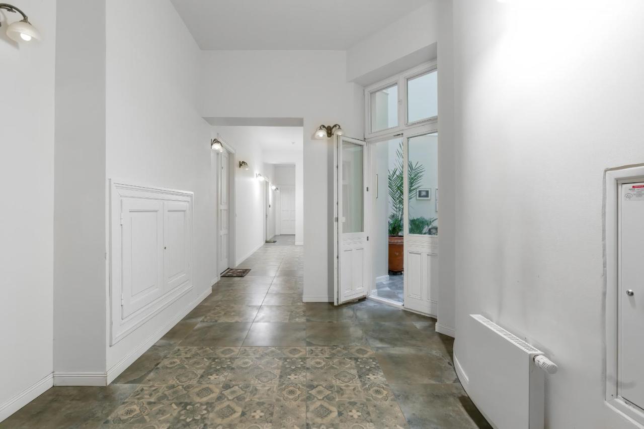 Apartment Deluxe Mtp Matejki By Renters *